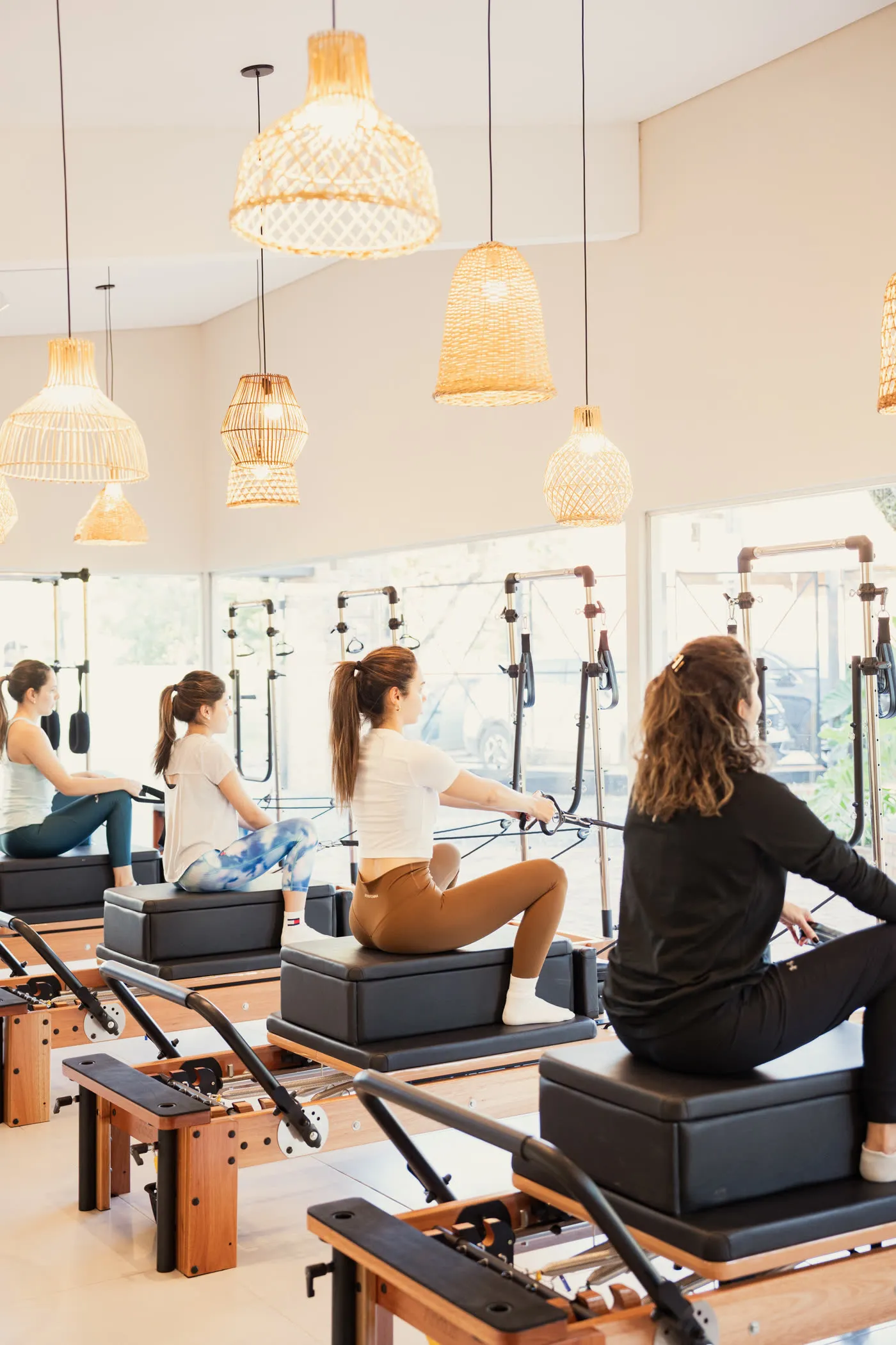 Clase grupal de Pilates en Pausa Pilates